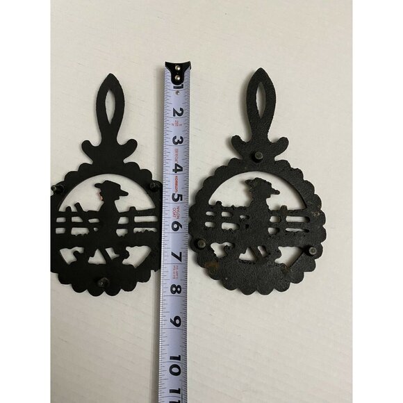 Vintage 1980's Small 2 Hand Painted Quaker Man Amish Cast Iron Trivets - Picture 5 of 6